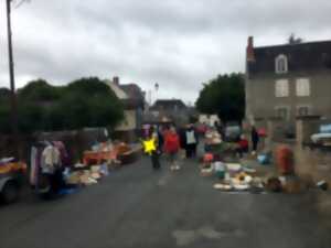 photo Marché d'été et vide grenier