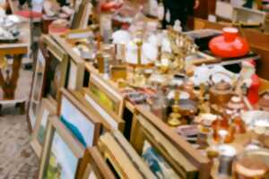 photo Vide-grenier à Saint-Privat