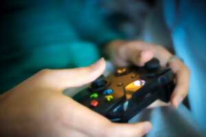 ECRANS ET JEUX VIDÉOS : LES EFFETS SUR LE CORPS ET L'ESPRIT ET ATELIER