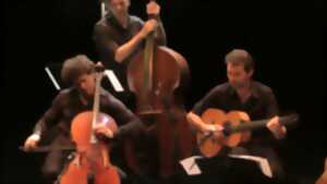 LOCO CELLO: FRANÇOIS SALQUE, VIOLONCELLE ; SAMUEL STROUK, GUITARE ; JÉRÉMIE ARRANGER, CONTREBASSE.