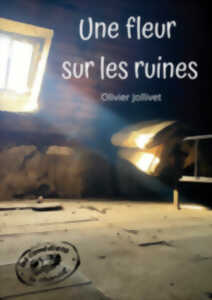 Une fleur sur les ruines