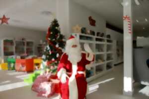 LE PÈRE NOËL À LA MÉDIATHÈQUE