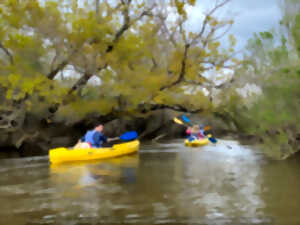 Petits kayaks, prêt pour l'aventure