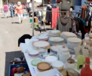 photo VIDE-GRENIER DES BROUILLEURS DE CRUES DE GENEVRIERES