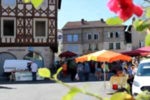 photo Marché hebdomadaire à Saint-Léonard de Noblat