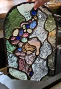 photo Châteaux en Fête - Château de Barrière: Demonstration de vitraillistes