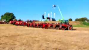 Rassemblement des Tracteurs Rouges à Folles