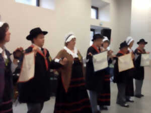 photo Festival occitan Escambis - Spectacle bilingue et Danses folkloriques