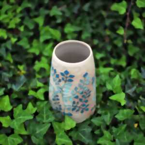 photo Atelier créatif : Gravez votre céramique et décorez votre propre vase