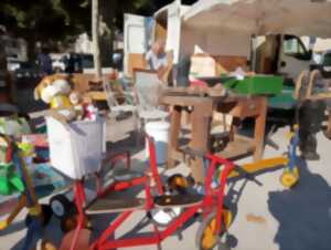 photo Vide grenier à Beaumat