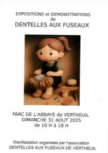 photo Démonstration et exposition de dentelles aux fuseaux