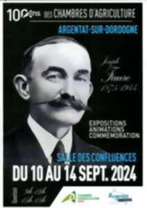photo Exposition d'œuvres en papier plié 