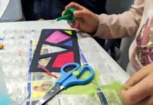 photo Musée de Bressuire - Atelier - Création d'un papier en vitrail