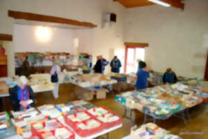 photo Bourse aux livres français et bijoux
