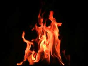 photo Spectacle de feu : Déboulonnée