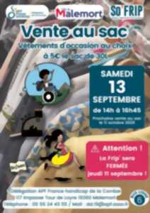 photo Vente au sac de vêtements d'occasion