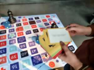 Défiez-vous en famille au jeu de l'oie géant