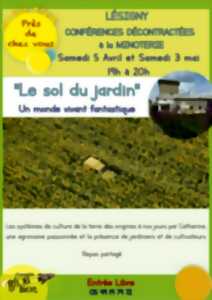 photo le sol du jardin - un monde vivant fantastique