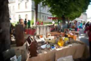photo Vide Grenier comités des fêtes de Villefranche de Rouergue