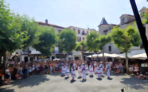 photo Begiralekada : Spectacle de danses basques avec Begiraleak