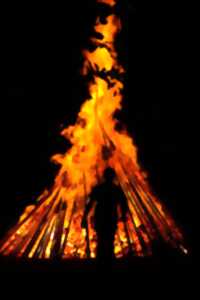 photo Feu de la Saint-Jean - Danse avec les loups