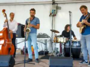 photo Les Estivales - Los hermanos locos