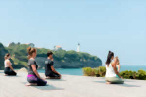 photo Yoga face à l'océan