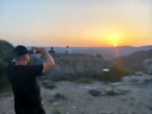 photo BALADE AU COUCHER DU SOLEIL ET DÉGUSTATION DE VINS