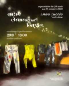 photo Exposition de peintures entre chiennes et louves d'Anna Tuccio