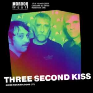 photo THREE SECOND KISS EN CONCERT