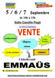 photo vente de solidarité Emmaüs