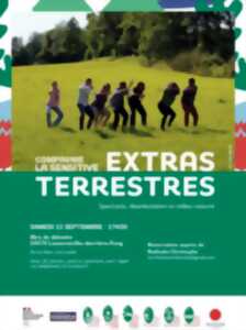 photo 'Extras terrestres ou nos petites métamorphoses' (Spectacle déambulatoire en forêt)