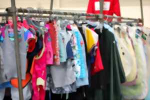 photo Braderie de vêtements Automne/Hiver