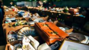 photo VIDE GRENIER, VIDE TA CHAMBRE