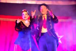 photo Un cirque sous la lune... ça va bouger !