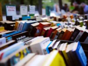 Asso'lidaires : vente de livres et CDs d'occasion
