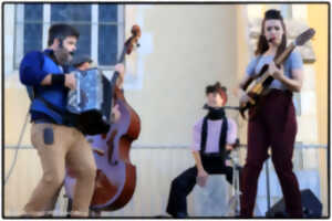 photo Nocturne sur le Village de Noël avec Yoë