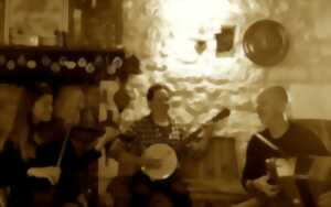 photo Nocturne sur le Village de Noël avec Banish Misfortune