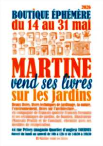photo Martine vend ses livres sur les jardins