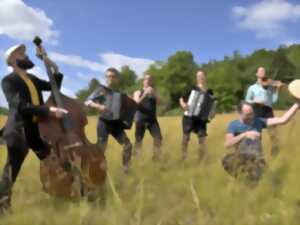 photo Villes en scène > En cavale - TRAM des Balkans et Melissa Zantman