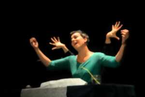 photo A 4 MAINS – CIE MINUSCULE