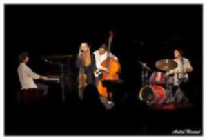 photo Concert jazz de Saint-Valentin FUZ4TET et happening burlesque