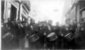 photo Quand Fifres et Tambours promènent les Boeufs Gras