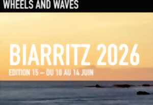 photo Wheels and waves