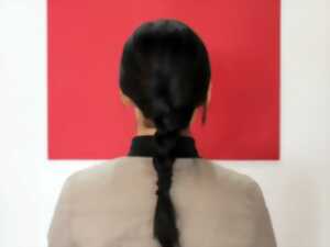 photo Marina Abramovic. Looking at Colors