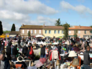 photo VIDE GRENIER ET LA FOIRE ARTISANALE