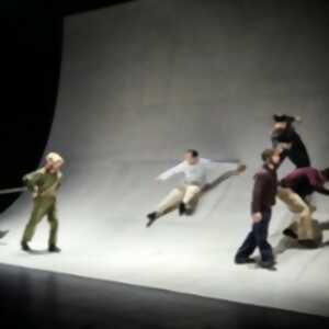 photo Immaqaa, Ici Peut-être - Mathurin Bolze - Théâtre du Rond-Point, Paris