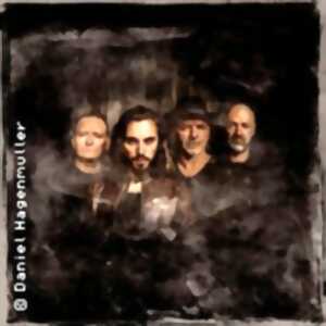 photo Circle of Mud - Inside the Circle