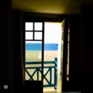 photo Tout arrive, au bord de la mer - Théâtre de l'Ile Saint-Louis