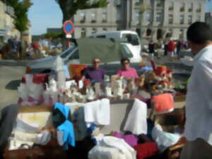 photo Brocante vide-greniers de la place Bonnyaud